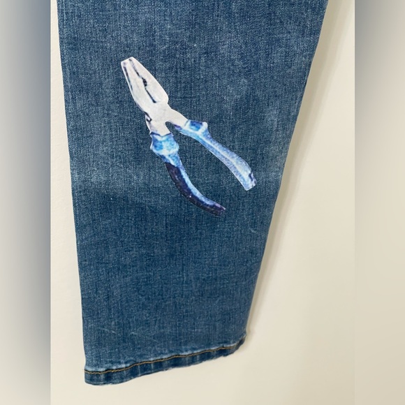 Off-White Designer Unique Denim Girl Skeleton Caution Graphic Jeans Size 36 - Picture 8 of 17